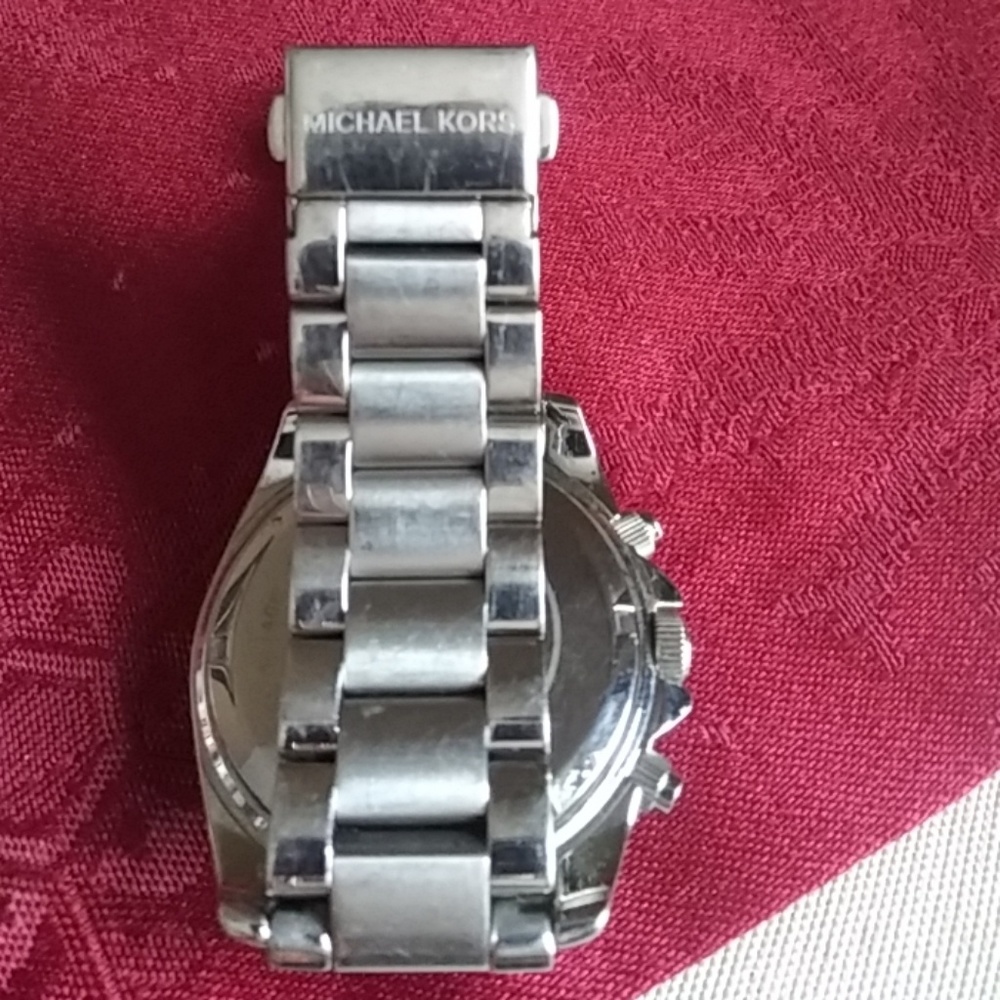 Watch - Picture 2 of 3